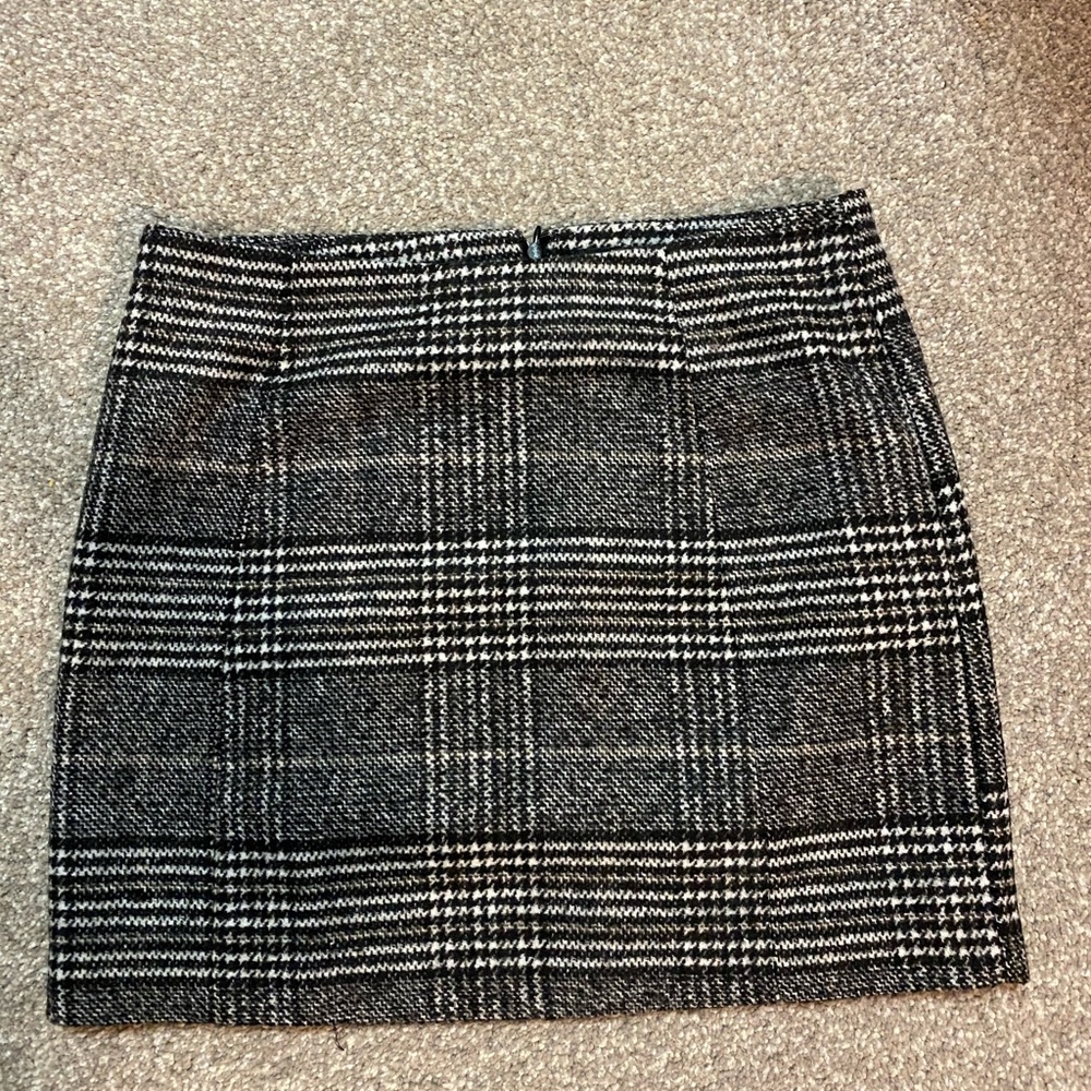Black plaid polyester skirt
